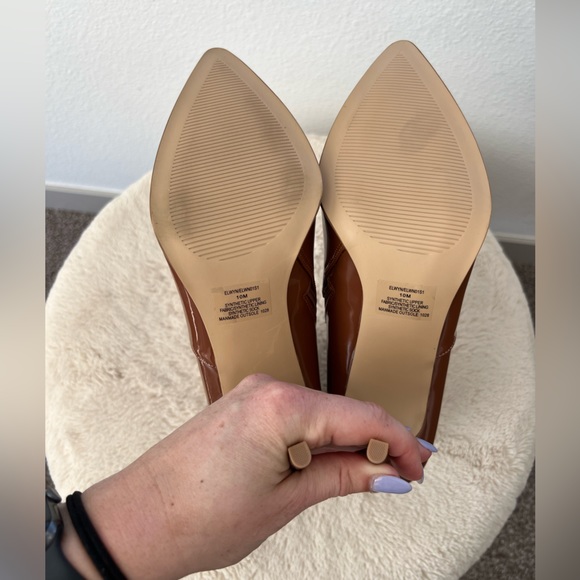 Steve Madden Elwyn Bootie - Picture 6 of 7